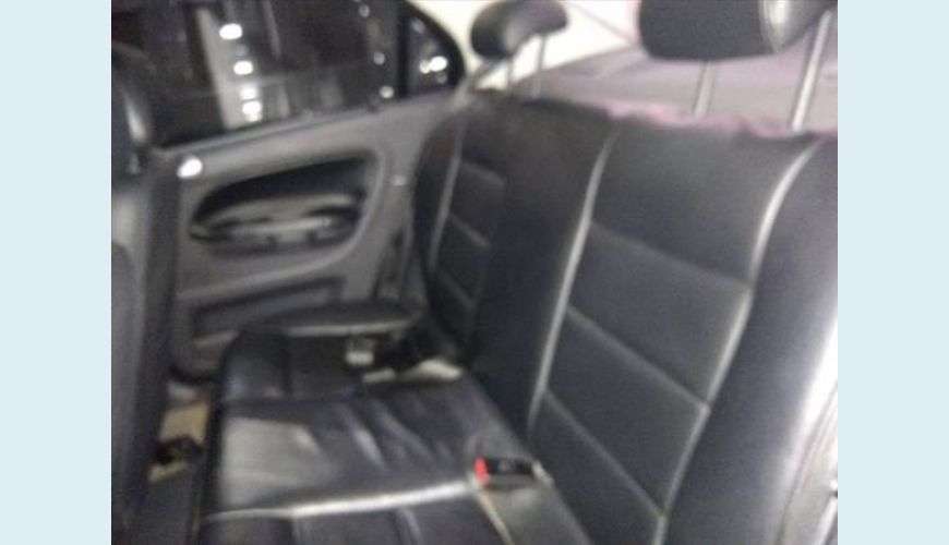 VOLKSWAGEN VOYAGE 1.6 MI COMFORTLINE I-MOTION 8V FLEX 4P AUT. - PRETO - 2011 Foto 6 (Grande)