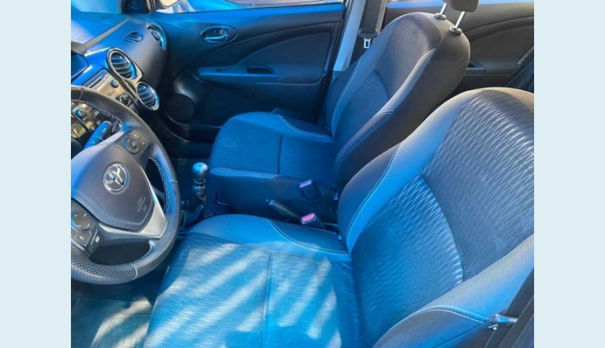 TOYOTA ETIOS 1.5 XS SEDAN 16V FLEX 4P - CINZA - 2018 Foto 6 (Grande)