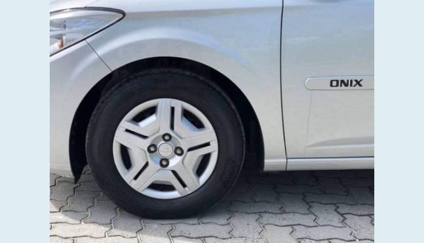CHEVROLET ONIX 1.0 MPFI JOY 8V FLEX 4P - PRATA - 2018 Foto 6 (Grande)