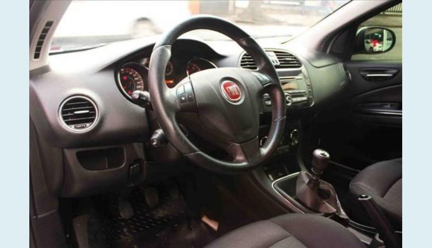 FIAT BRAVO 1.8 ESSENCE 16V FLEX 4P - BRANCO - 2014 Foto 6 (Grande)