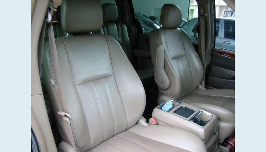 CHRYSLER TOWN & COUNTRY 3.6 TOURING V6 24V 4P AUT. - PRETO - 2012 Foto 6 (Grande)