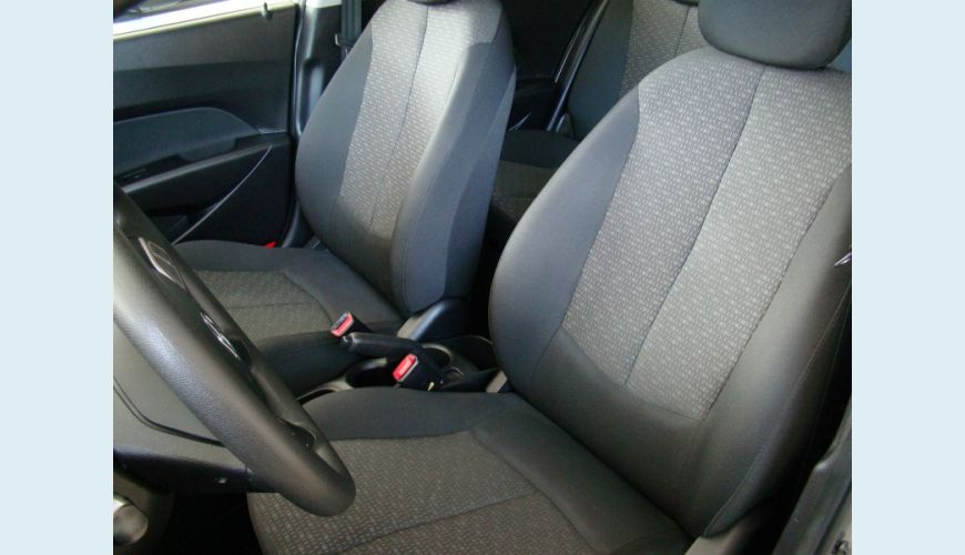 HYUNDAI HB 20 1.0 COMFORT PLUS 12V FLEX 4P - PRATA - 2016 Foto 6 (Grande)