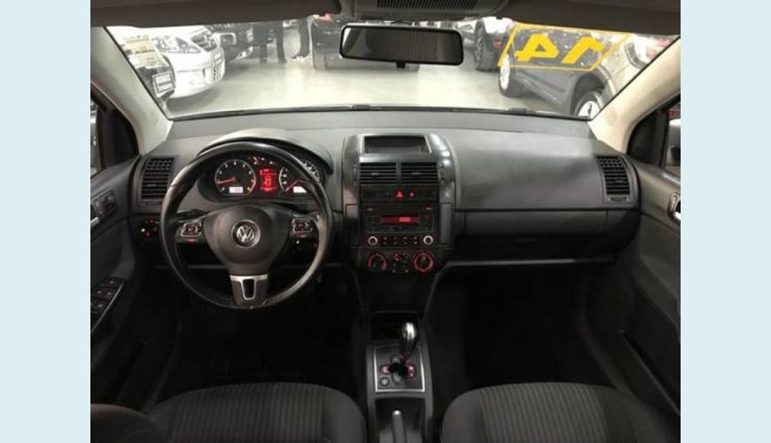 VOLKSWAGEN POLO SEDAN 1.6 MI 8V FLEX 4P AUT. - PRATA - 2014 Foto 6 (Grande)