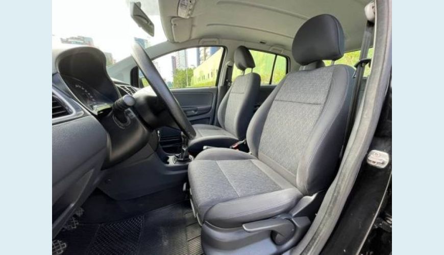 VOLKSWAGEN FOX 1.6 MI 8V FLEX 4P - PRETO - 2013 Foto 6 (Grande)