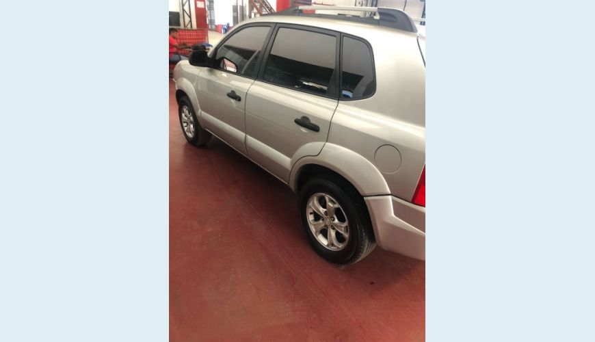 HYUNDAI TUCSON 2.0 GL 2WD 16V 4P - BEGE - 2011 Foto 6 (Grande)