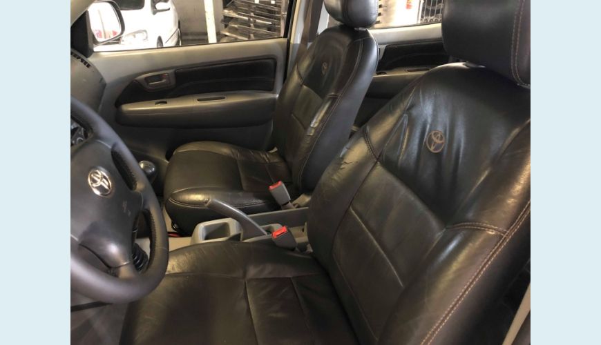 TOYOTA HILUX 2.5 STD 4X2 CD 16V TURBO DIESEL 4P - BEGE - 2011 Foto 6 (Grande)