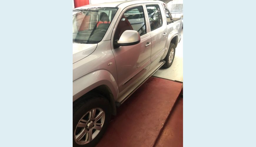 VOLKSWAGEN AMAROK 2.0 TRENDLINE 4X4 CD 16V TURBO INTERCOOLER DIESEL 4P AUT. - PRATA - 2014 Foto 6 (Grande)