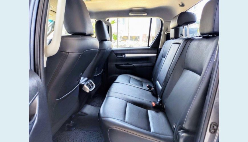 TOYOTA HILUX 2.8 SRX 4X4 CD 16V DIESEL 4P AUT. - CINZA - 2018 Foto 6 (Grande)