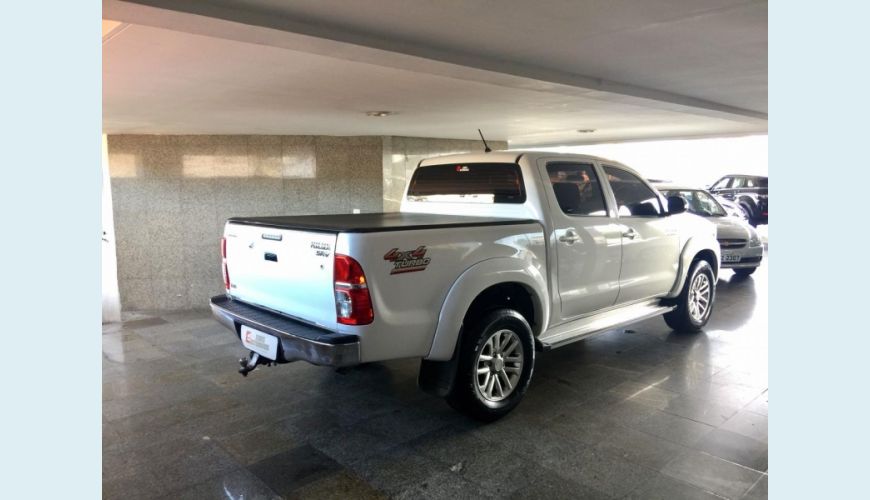 TOYOTA HILUX 3.0 SRV 4X4 CD 16V TURBO INTERCOOLER DIESEL 4P AUT. - BRANCO - 2013 Foto 6 (Grande)