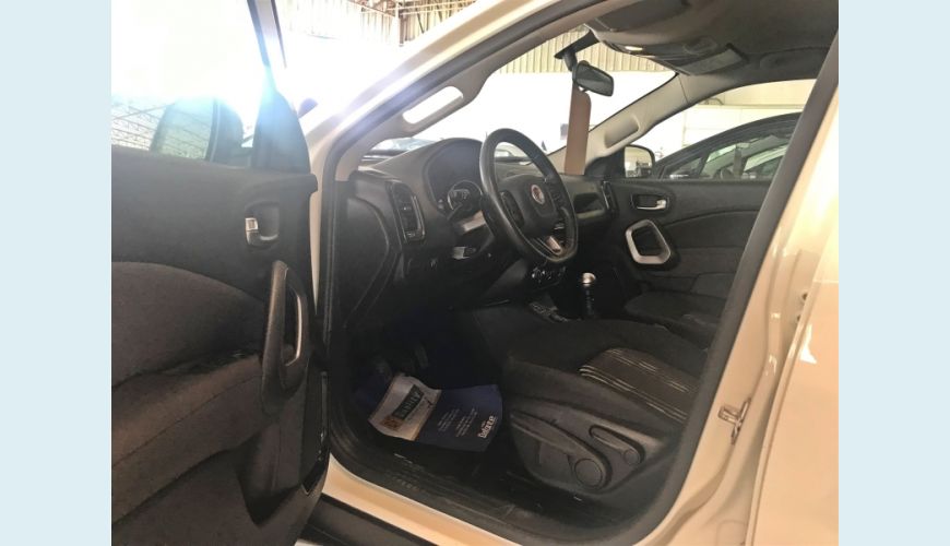 FIAT TORO 2.0 16V TURBO DIESEL FREEDOM - BRANCO - 2018 Foto 6 (Grande)