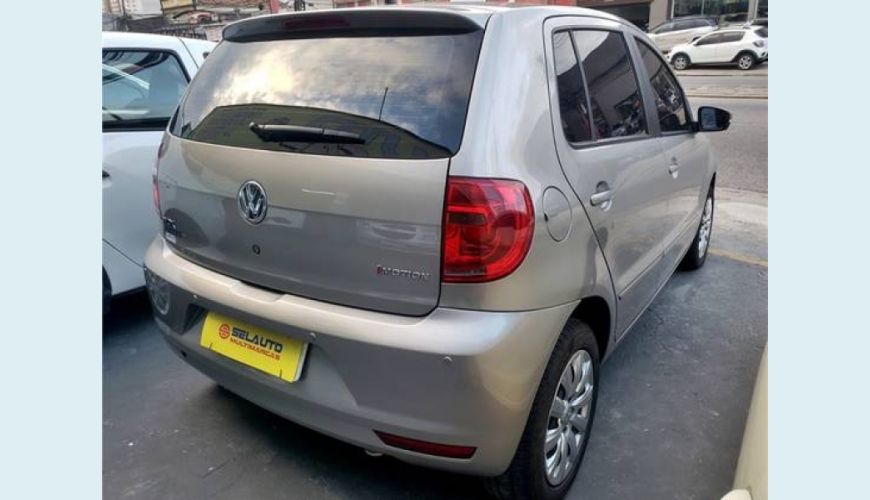 VOLKSWAGEN FOX 1.6 MI 8V FLEX 4P AUT. - PRATA - 2014 Foto 6 (Grande)