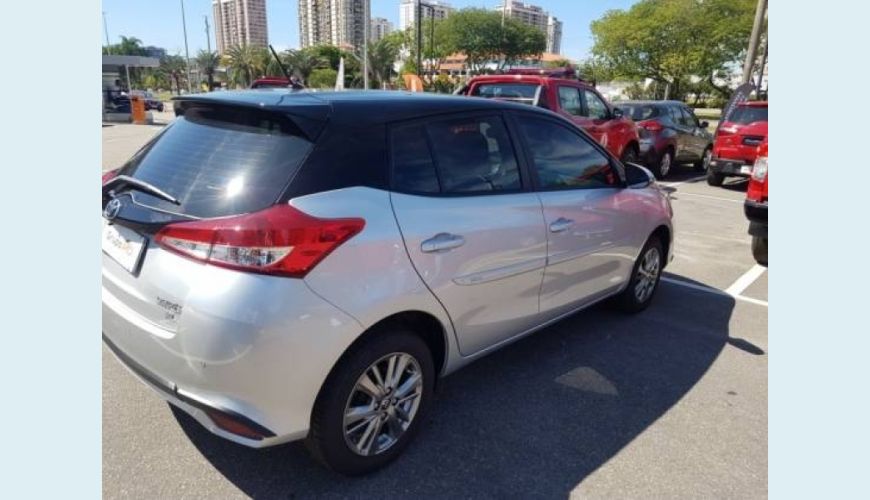 TOYOTA YARIS 1.5 16V FLEX XL PLUS CONNECT MULTIDRIVE - PRATA - 2022 Foto 6 (Grande)