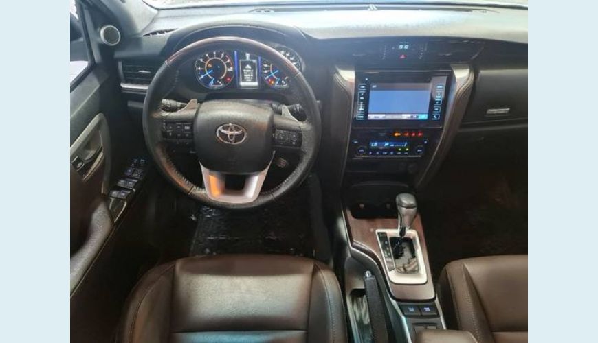 TOYOTA HILUX SW4 2.7 SRV 7 LUGARES 4X2 16V FLEX 4P AUT. - BRANCO - 2019 Foto 6 (Grande)