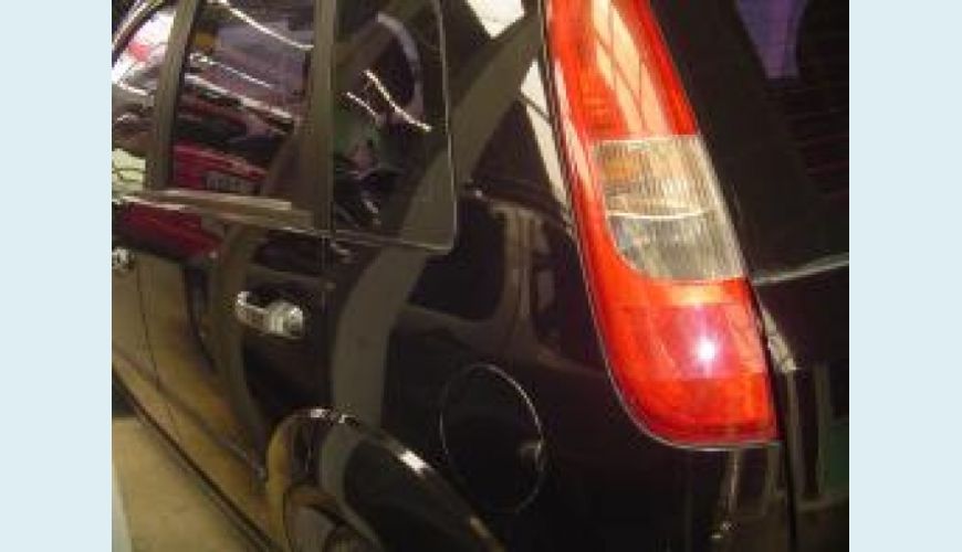 FORD FIESTA 1.6 MPI HATCH 8V FLEX 4P - PRETO - 2006 Foto 6 (Grande)