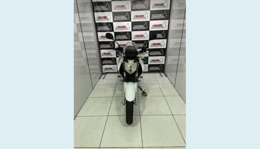 YAMAHA YS 250 FAZER STREET - BRANCO - 2014 Foto 6 (Grande)