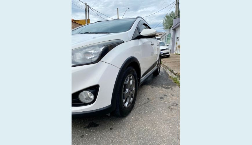 HYUNDAI HB 20X 1.6 16V PREMIUM FLEX 4P AUT. - BRANCO - 2015 Foto 6 (Grande)